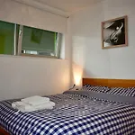 Bright 2 Bedrooms Apartment Near The 3 Arena