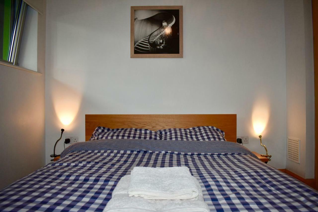 Apartment Bright 2 Bedrooms Near The 3 Arena